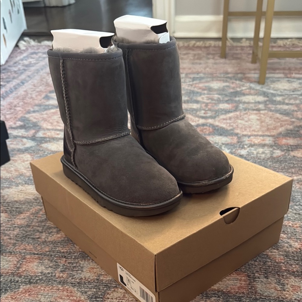 UGG Kids Boots in Dark Gray
